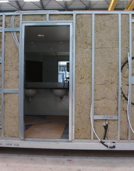 Für die Auslieferung fast fertiges Fertigbad.