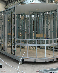 Montage der Fertigbäder für das Hotel Krallerhof im Werk.