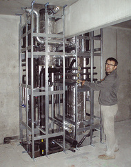 Montage der Schächte auf der Baustelle.