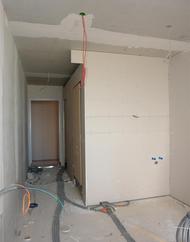 Fertig beplanktes Zimmer  